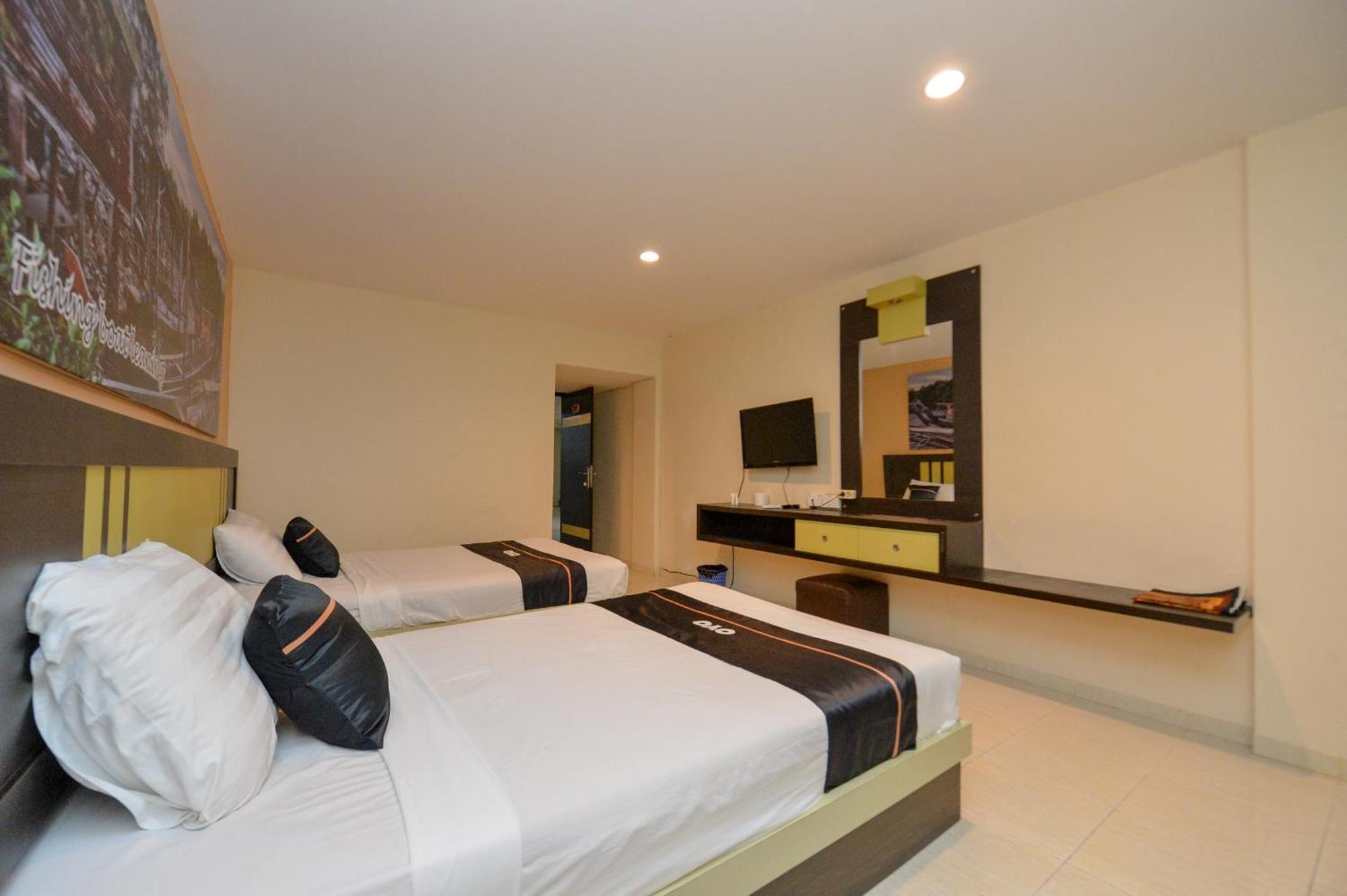 Oyo 2487 Sampurna Jaya Hotel Tanjung Pinang Exterior foto